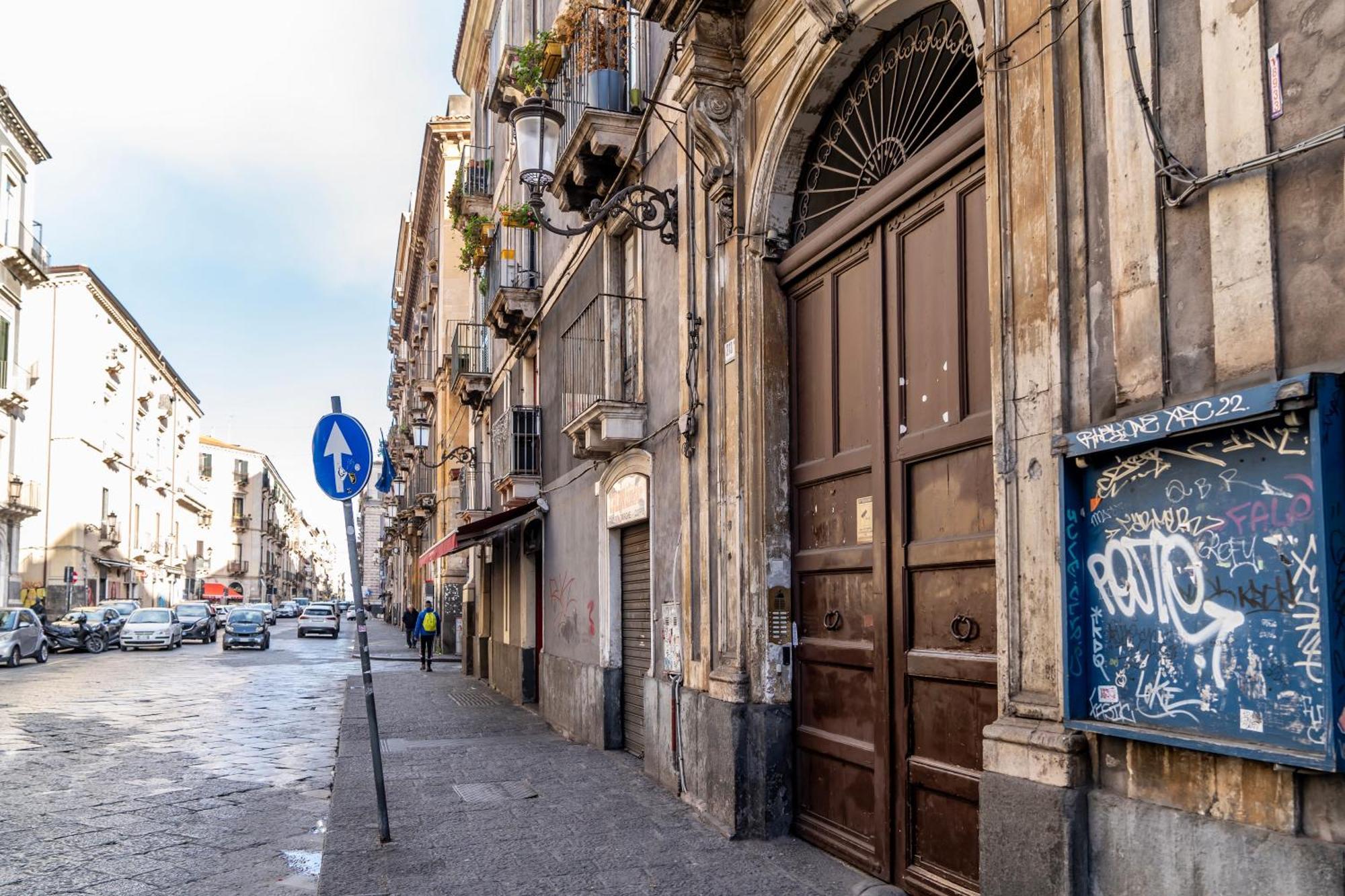 Bellinikatanesuite Catania Bagian luar foto